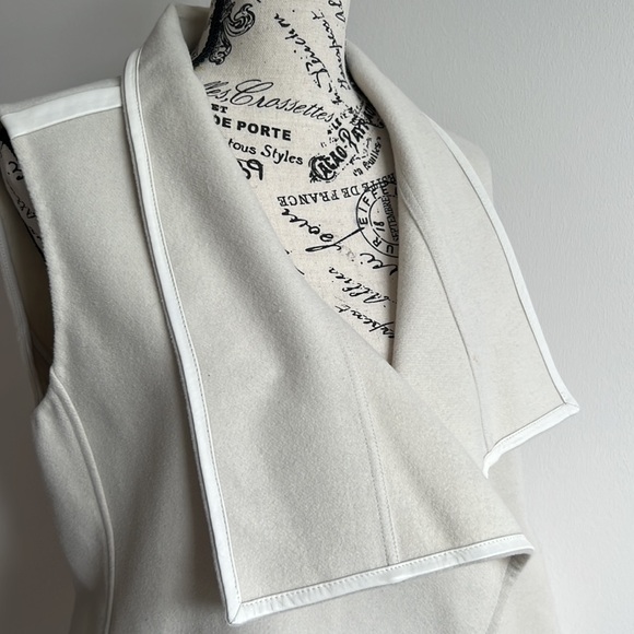 Vince Cream wool blend drape neck leather trim open Vest Size XS - Picture 12 of 16